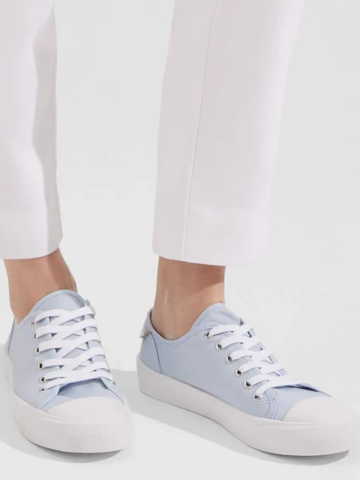 Hot Hobbs Bess Trainer Blue