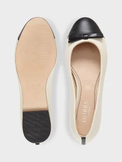 Fashion Hobbs Eva Ballerina Light Stone