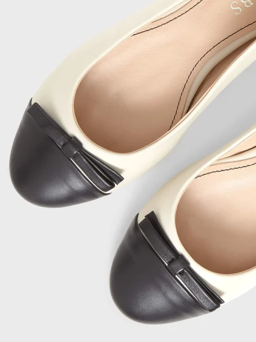 Fashion Hobbs Eva Ballerina Light Stone